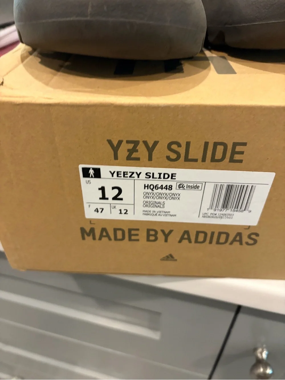 Yeezy slides Onyx Size 12